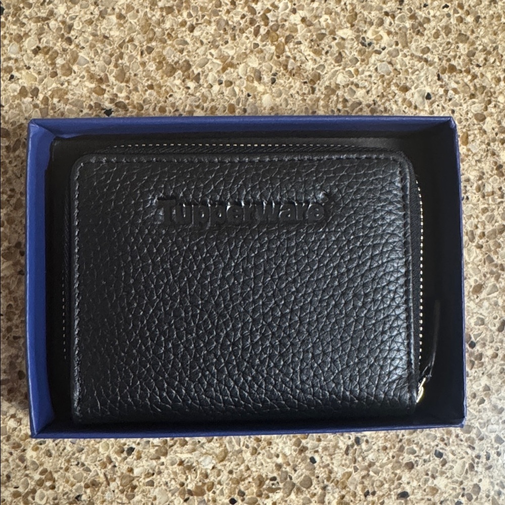 ROYCE New York RFID Blocking Zippered CardHolder Pebble Genuine Leather Wallet